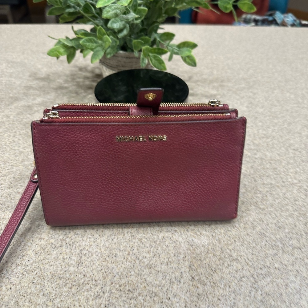 Michael Kors Adele Leather Smartphone Wallet